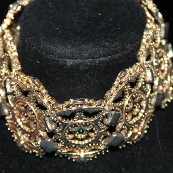 Vintage Gold Tone Filigree Bracelet with matching earrings  (Monet) - Picture 7 of 12